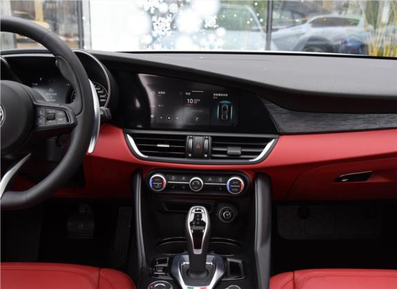 Giulia 2020款 2.0T 280HP 豪华版 中控类   中控台