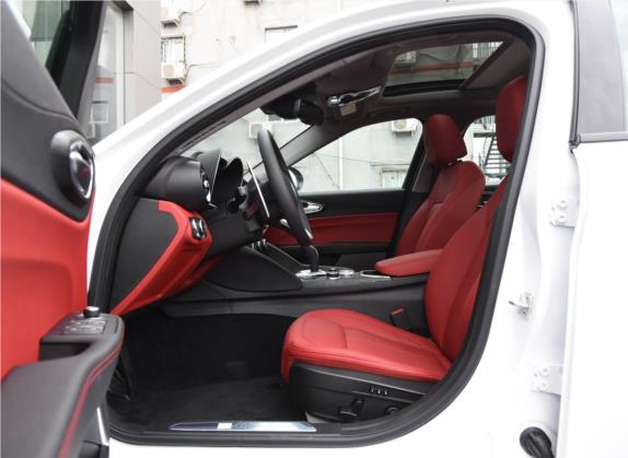 Giulia 2020款 2.0T 280HP 豪华版 车厢座椅   前排空间