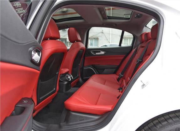 Giulia 2020款 2.0T 280HP 豪华版 车厢座椅   后排空间