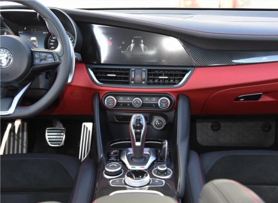 Giulia 2021款 2.0T 280HP Veloce Ti 竞速版 中控类   中控台