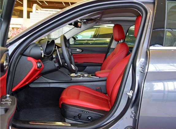 Giulia 2021款 2.0T 280HP 豪华版 车厢座椅   前排空间
