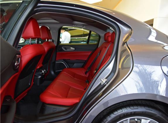 Giulia 2021款 2.0T 280HP 豪华版 车厢座椅   后排空间