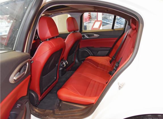 Giulia 2021款 2.0T 280HP 豪华运动版 车厢座椅   后排空间