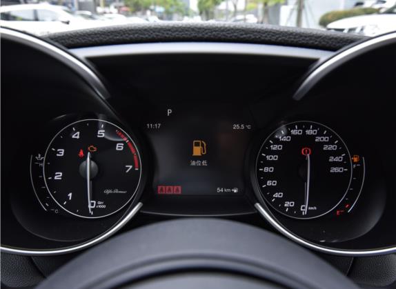 Giulia 2022款 2.0T 280HP Veloce 赛道版 中控类   仪表盘