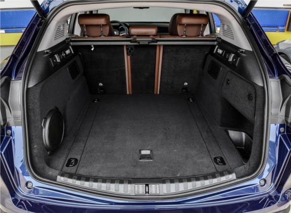 Stelvio斯坦维 2017款 2.0T 200HP 豪华版 车厢座椅   后备厢