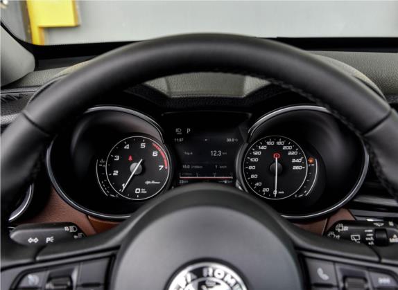 Stelvio斯坦维 2017款 2.0T 200HP 豪华版 中控类   仪表盘