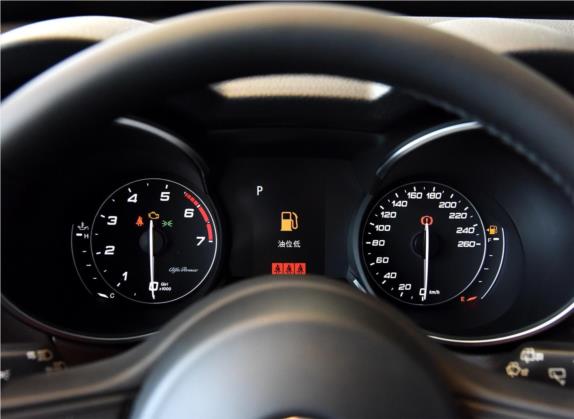 Stelvio斯坦维 2017款 2.0T 200HP 精英版 中控类   仪表盘
