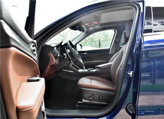 Stelvio斯坦维 2017款 2.0T 280HP 豪华版 车厢座椅   前排空间