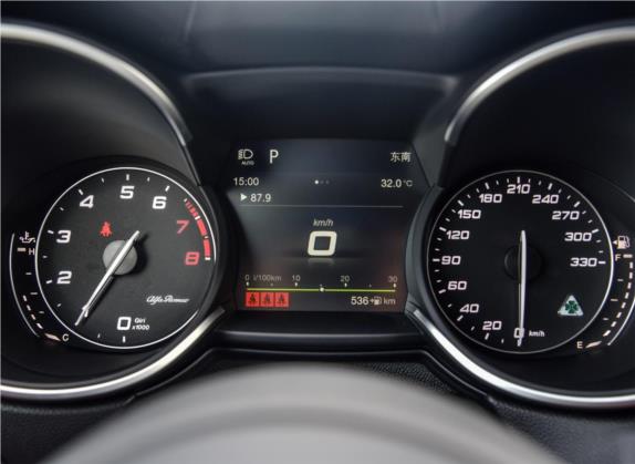 Stelvio斯坦维 2018款 2.9T 510HP 四叶草版 中控类   仪表盘