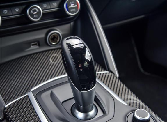 Stelvio斯坦维 2018款 2.9T 510HP 四叶草版 中控类   挡把