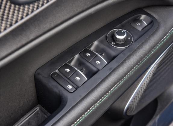 Stelvio斯坦维 2018款 2.9T 510HP 四叶草版 车厢座椅   门窗控制
