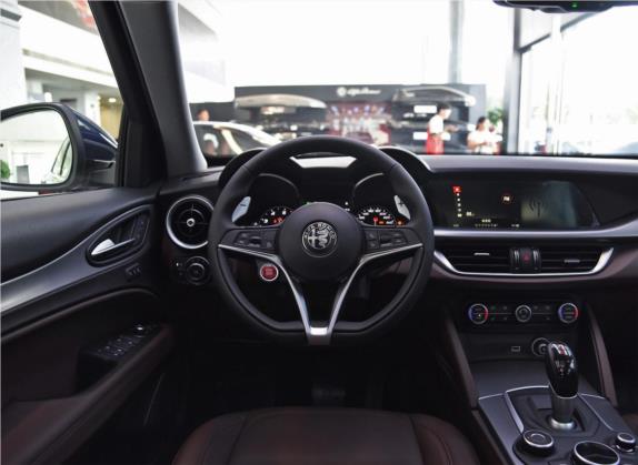 Stelvio斯坦维 2019款 2.0T 280HP 豪华版 中控类   驾驶位
