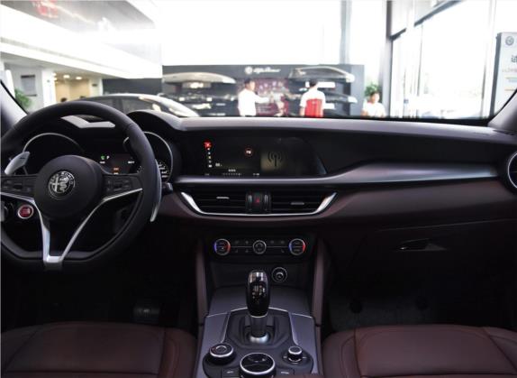 Stelvio斯坦维 2019款 2.0T 280HP 豪华版 中控类   中控台