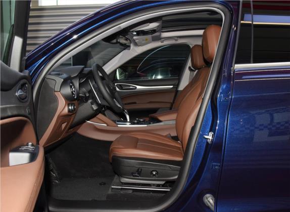 Stelvio斯坦维 2019款 2.0T 280HP 豪华版 车厢座椅   前排空间