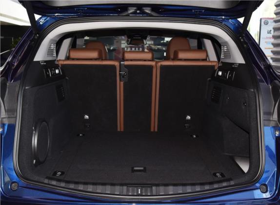 Stelvio斯坦维 2019款 2.0T 280HP 豪华版 车厢座椅   后备厢