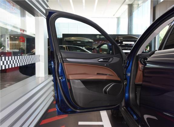 Stelvio斯坦维 2019款 2.0T 280HP 豪华版 车厢座椅   前门板