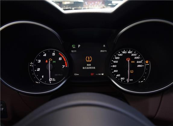 Stelvio斯坦维 2019款 2.0T 280HP 豪华版 中控类   仪表盘