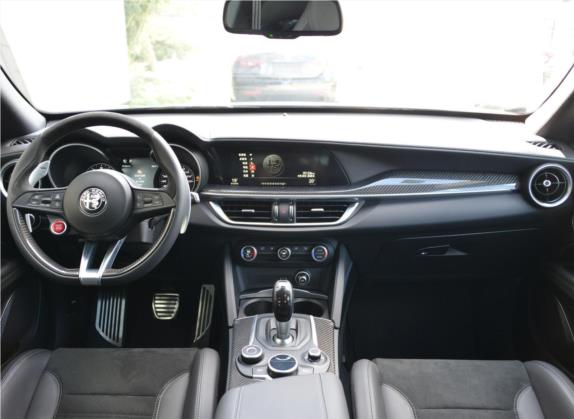Stelvio斯坦维 2019款 2.9T 510HP 四叶草版 中控类   中控全图