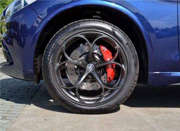 Stelvio斯坦维 2019款 2.9T 510HP 四叶草版 其他细节类   前轮