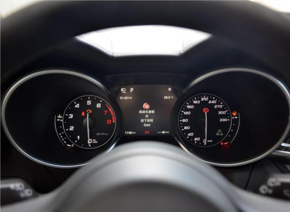 Stelvio斯坦维 2019款 2.9T 510HP 四叶草版 中控类   仪表盘