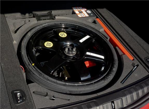 Stelvio斯坦维 2020款 2.0T 280HP 赛道限量版 其他细节类   备胎