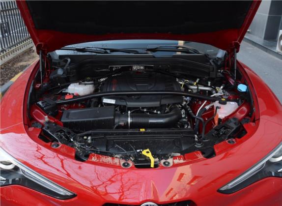 Stelvio斯坦维 2020款 2.0T 280HP 赛道限量版 其他细节类   发动机舱