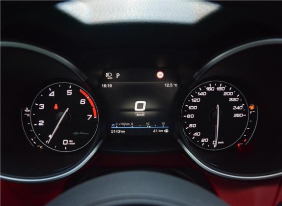 Stelvio斯坦维 2020款 2.0T 280HP 赛道限量版 中控类   仪表盘