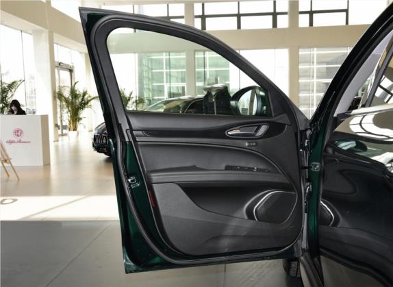 Stelvio斯坦维 2021款 2.0T 280HP 豪华版 车厢座椅   前门板