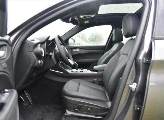Stelvio斯坦维 2022款 2.0T 280HP Ti驾控版 车厢座椅   前排空间