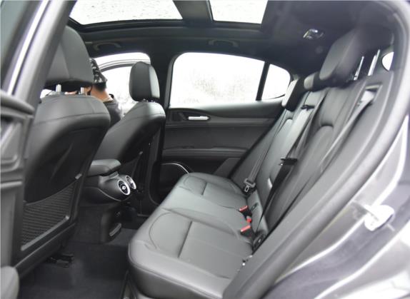 Stelvio斯坦维 2022款 2.0T 280HP Ti驾控版 车厢座椅   后排空间