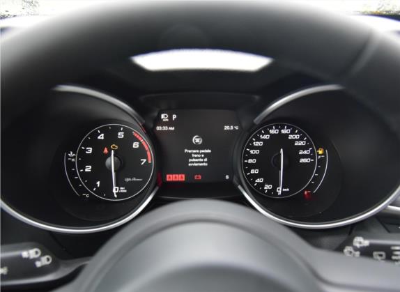 Stelvio斯坦维 2022款 2.0T 280HP Ti驾控版 中控类   仪表盘