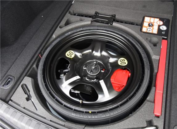 Stelvio斯坦维 2022款 2.0T 280HP Veloce赛道版 其他细节类   备胎