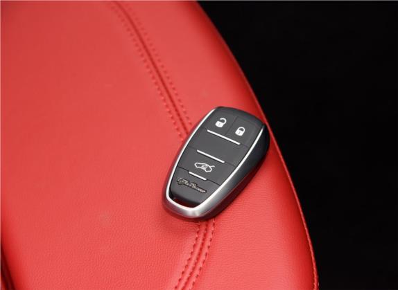 Stelvio斯坦维 2022款 2.0T 280HP Veloce赛道版 其他细节类   钥匙