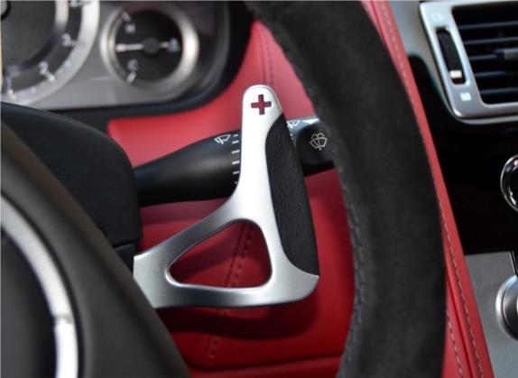 Virage 2012款 6.0 Coupe 中控类   挡把