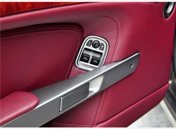 阿斯顿·马丁DB9 2007款 6.0L Touchtronic Coupe 车厢座椅   门窗控制