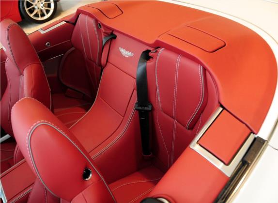 阿斯顿·马丁DB9 2014款 6.0L Volante百年纪念版 车厢座椅   后排空间