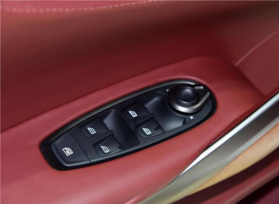 阿斯顿·马丁DBX 2021款 4.0T V8 无瑕之焰 车厢座椅   门窗控制