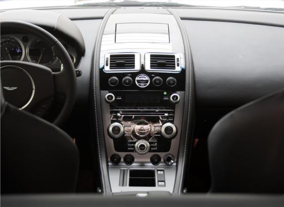 V8 Vantage 2011款 4.7L Sportshift Coupe 中控类   中控台