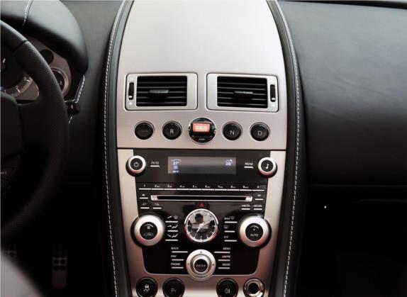 V8 Vantage 2011款 4.7L Sportshift Roadster 中控类   中控台