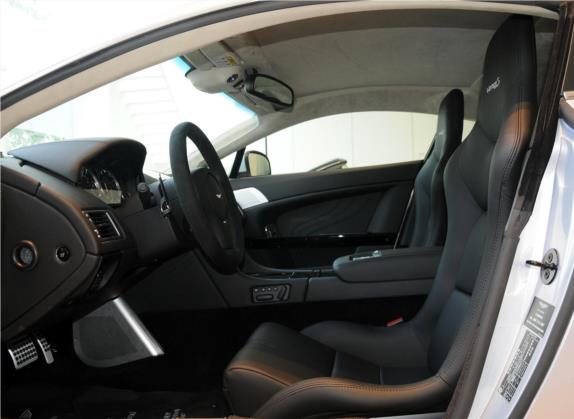V8 Vantage 2012款 4.7L S Coupe 车厢座椅   前排空间
