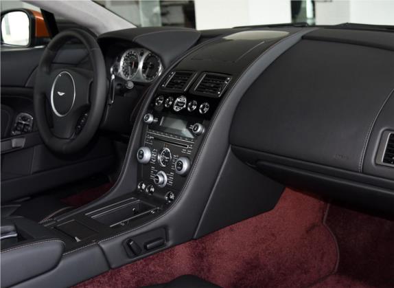 V8 Vantage 2015款 4.7L Coupe 中控类   中控台