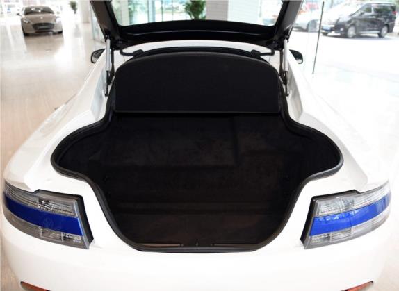 V8 Vantage 2017款 4.7L S 不列颠限量硬顶版 车厢座椅   后备厢