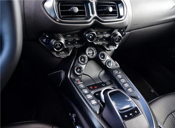 V8 Vantage 2018款 4.0T V8 Coupe 中控类   中控台
