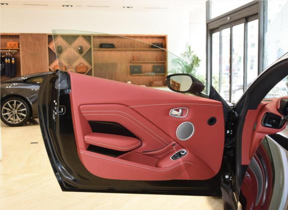 V8 Vantage 2020款 4.0T V8 Coupe 车厢座椅   前门板