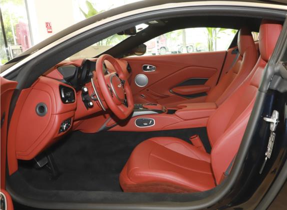 V8 Vantage 2023款 4.0T V8 Coupe 车厢座椅   前排空间
