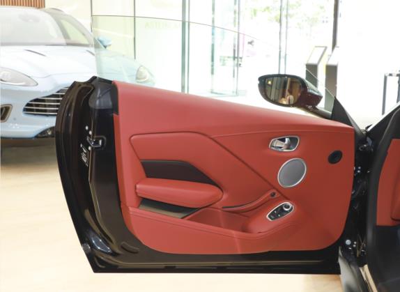 V8 Vantage 2023款 4.0T V8 Coupe 车厢座椅   前门板