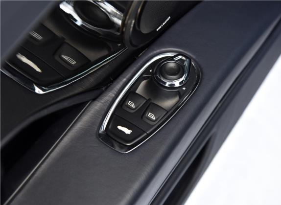 阿斯顿·马丁DB11 2016款 5.2T 首发版 车厢座椅   门窗控制