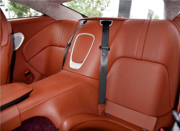 阿斯顿·马丁DB11 2017款 5.2T V12 车厢座椅   后排空间