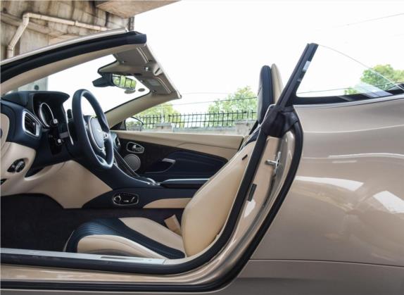 阿斯顿·马丁DB11 2019款 4.0T V8 Volante 车厢座椅   前排空间