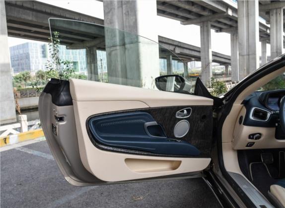 阿斯顿·马丁DB11 2019款 4.0T V8 Volante 车厢座椅   前门板